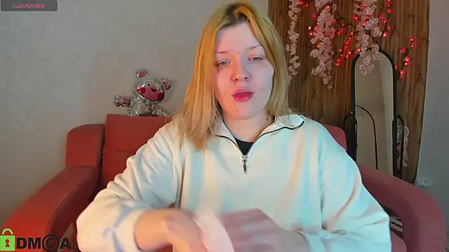 Michele Greenn online show from April 7, 1:06 am