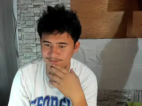 Snapshot of Adim-pinoy146 chatting on May 3, 5:13 am Adim-pinoy146 online show from May 3, 5:13 am
