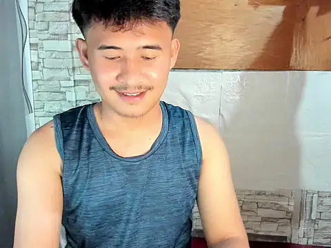 Snapshot of Adim-pinoy146 chatting on May 4, 10:22 am Adim-pinoy146 online show from May 4, 10:22 am