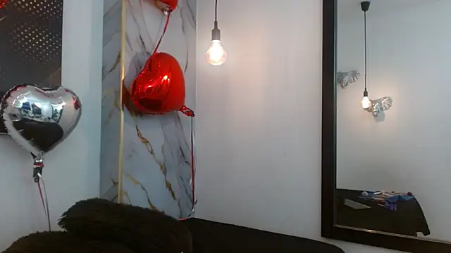 Snapshot of HannaHot_69 chatting on February 17, 11:18 am HannaHot 69 online show from February 17, 11:18 am