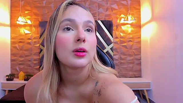 Emmaa white  online show from February 24, 5:22 pm