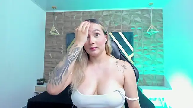 Emmaa white  online show from March 21, 5:16 pm