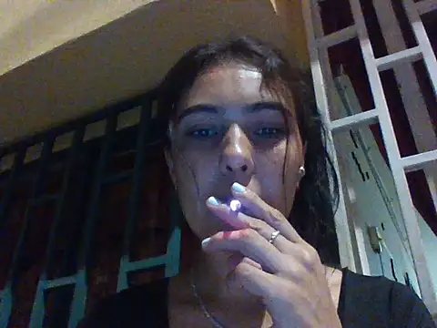 Snapshot of EmmaSplycer02 chatting on March 27, 3:12 am EmmaSplycer02 online show from March 27, 3:12 am