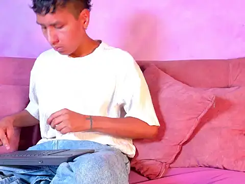 spicy adonhis online show from April 22, 1:12 pm