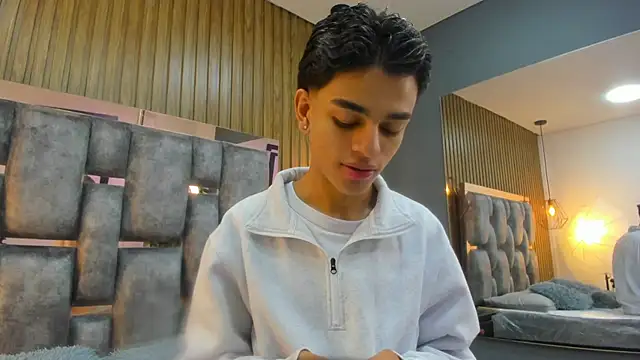 owen  johnson online show from March 25, 11:38 am