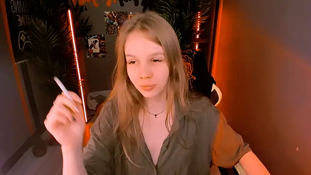 Selen hells weet online show from October 19, 3:56 pm