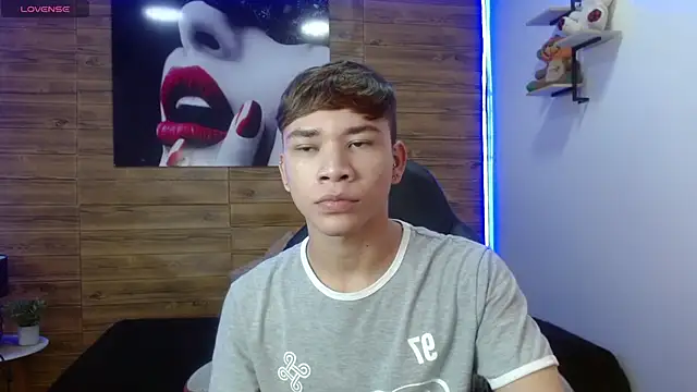 Snapshot of nathanclay chatting on May 14, 1:40 pm nathanclay online show from May 14, 1:40 pm