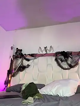 SamanthaDiamonds  online show from October 12, 11:37 pm