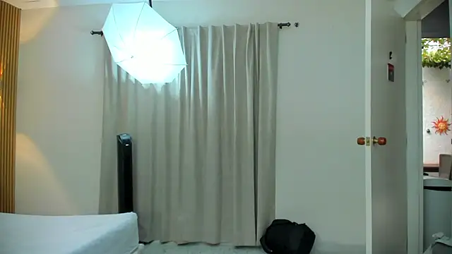 lilyth adam online show from November 7, 7:36 pm