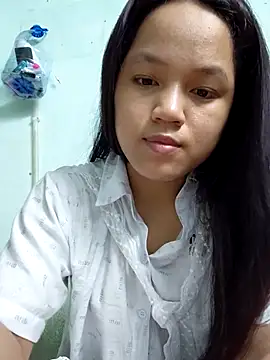Snapshot of BabySweet-18 chatting on April 22, 11:17 pm BabySweet-18 online show from April 22, 11:17 pm