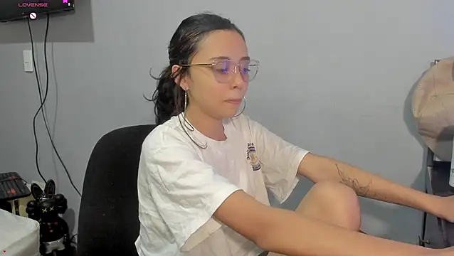 Snapshot of brisazanes chatting on July 18, 3:54 am brisazanes online show from July 18, 3:54 am