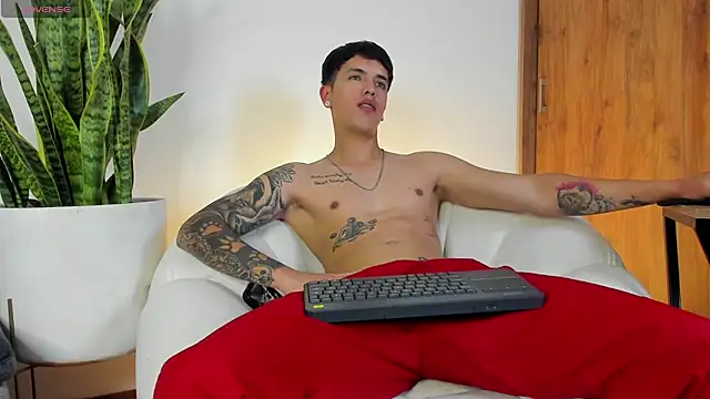 sebas  w01 online show from November 18, 1:55 am