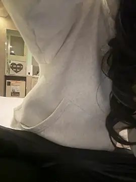 iikangi online show from February 4, 3:45 am