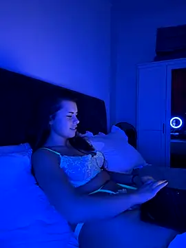 AlitaNova online show from October 16, 1:56 pm