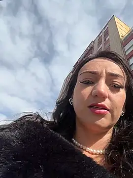 Ninabigtitied online show from November 2, 11:34 am