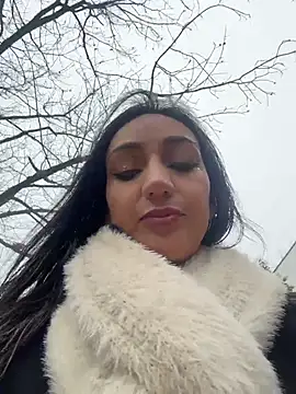 Ninabigtitied online show from November 10, 9:41 am