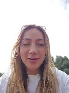 Ninabigtitied online show from July 22, 1:47 pm