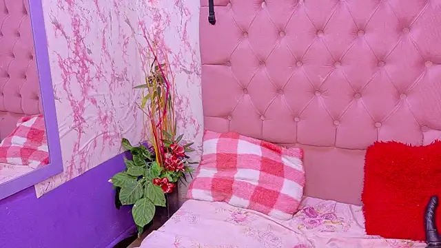 Snapshot of bellaseduzione chatting on June 3, 2:44 pm bellaseduzione online show from June 3, 2:44 pm