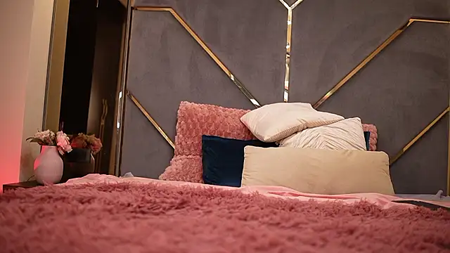  ChloeLee  online show from March 20, 7:30 pm