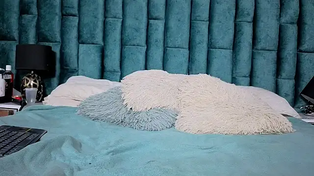 Emma Foxi online show from February 17, 8:04 pm