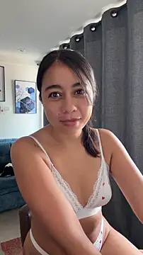 Snapshot of Lily_June chatting on April 13, 6:35 pm Lily June online show from April 13, 6:35 pm