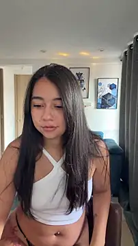 Snapshot of Lily_June chatting on April 18, 7:51 pm Lily June online show from April 18, 7:51 pm