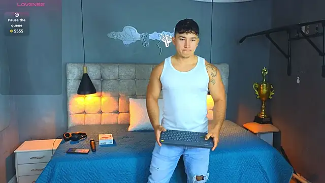 Horny nick18 online show from October 20, 12:38 pm