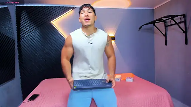 Horny nick18 online show from March 28, 12:16 pm