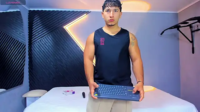 Horny nick18 online show from April 13, 4:12 pm