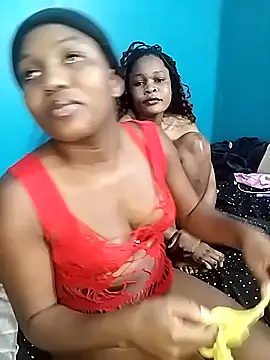 SweetHoney21  online show from October 22, 9:25 pm