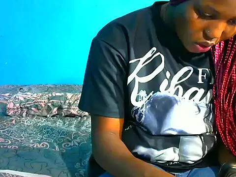 SweetHoney21  online show from December 20, 7:54 pm