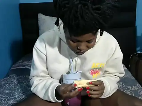 SweetHoney21  online show from February 17, 12:01 pm