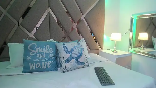 Snapshot of BelhaLawuo chatting on November 5, 8:42 pm BelhaLawuo online show from November 5, 8:42 pm