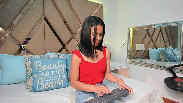 Snapshot of BelhaLawuo chatting on November 21, 7:01 pm BelhaLawuo online show from November 21, 7:01 pm