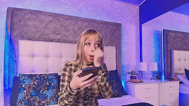 Snapshot of its_bibi chatting on February 6, 1:43 am its bibi online show from February 6, 1:43 am