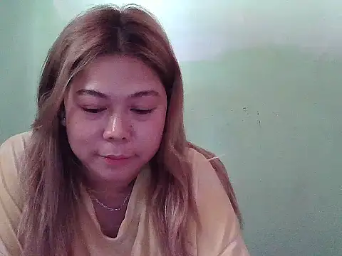 Snapshot of mimi15 chatting on July 7, 7:45 am mimi15 online show from July 7, 7:45 am