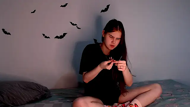 litle owl online show from October 23, 3:33 pm