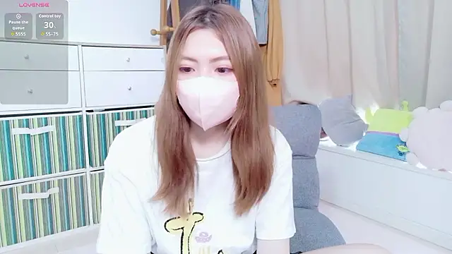 Snapshot of Fuwa_chan chatting on June 23, 2:09 am Fuwa chan online show from June 23, 2:09 am