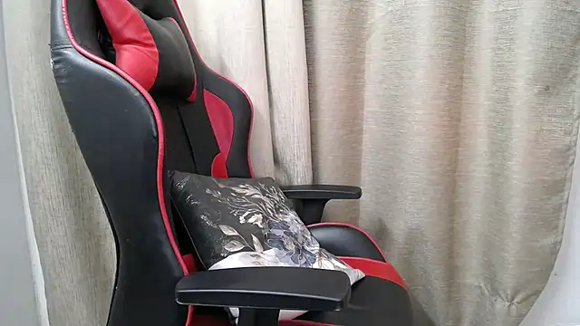 Snapshot of niya-cute chatting on January 13, 2:33 pm niya-cute online show from January 13, 2:33 pm