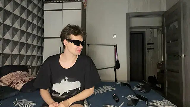 merycouple online show from March 31, 8:20 pm