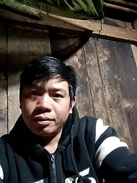 Snapshot of DungLuongg chatting on December 22, 2:36 pm DungLuongg online show from December 22, 2:36 pm