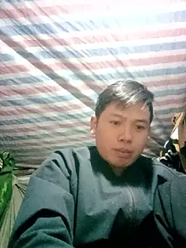 Snapshot of DungLuongg chatting on January 17, 2:22 pm DungLuongg online show from January 17, 2:22 pm