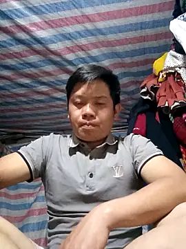 Snapshot of DungLuongg chatting on March 26, 2:11 pm DungLuongg online show from March 26, 2:11 pm