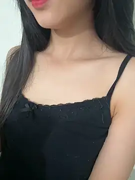 Snapshot of Desi_sara chatting on May 4, 3:57 am Desi sara online show from May 4, 3:57 am
