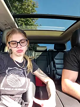 Snapshot of Couplexxx10@xh chatting on September 15, 7:19 am Couplexxx10xh online show from September 15, 7:19 am