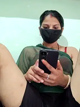 Snapshot of poojam93 chatting on September 14, 1:05 am poojam93 online show from September 14, 1:05 am