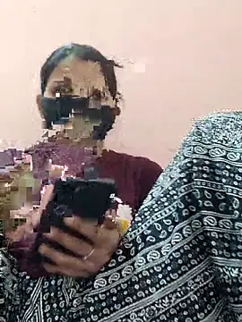 poojam93 online show from December 17, 4:35 pm