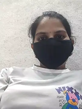 Snapshot of poojam93 chatting on June 22, 1:51 am poojam93 online show from June 22, 1:51 am