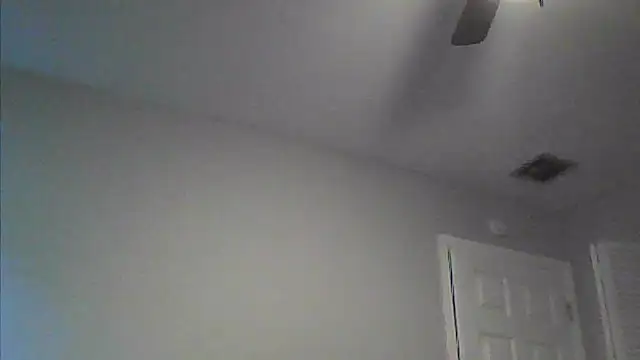 Snapshot of sarahkat86 chatting on April 25, 9:23 pm sarahkat86 online show from April 25, 9:23 pm