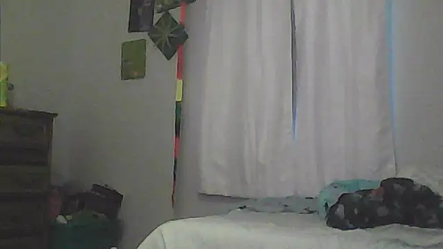 Snapshot of sarahkat86 chatting on May 3, 11:16 am sarahkat86 online show from May 3, 11:16 am